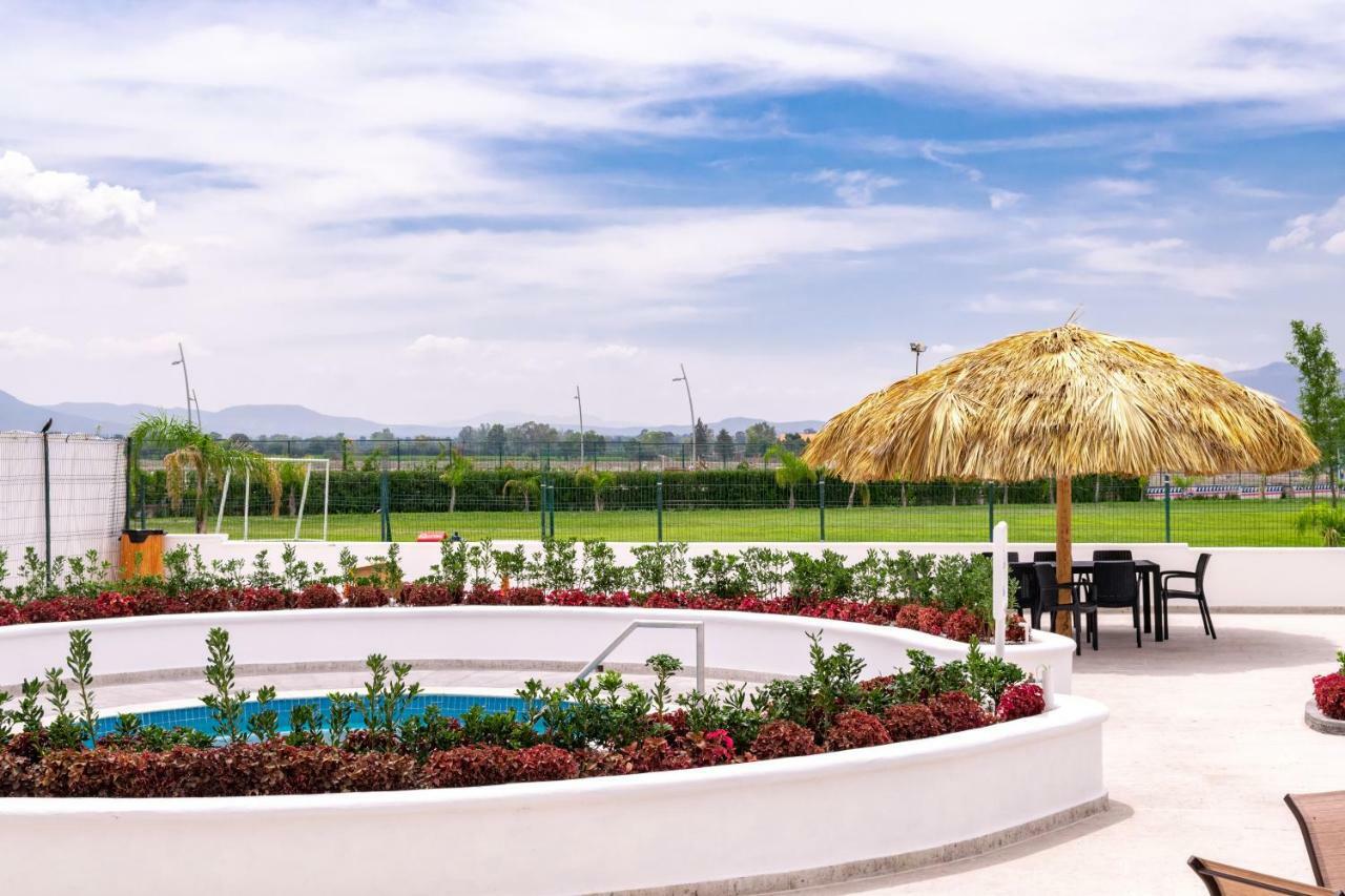 Hotel Splash Inn Alcocer 外观 照片